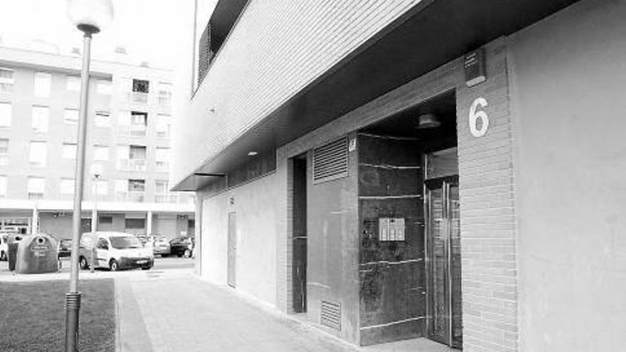 Imagen de la bajera, ahora vacía, junto al portal 6 de la avenida Ugarrandia.