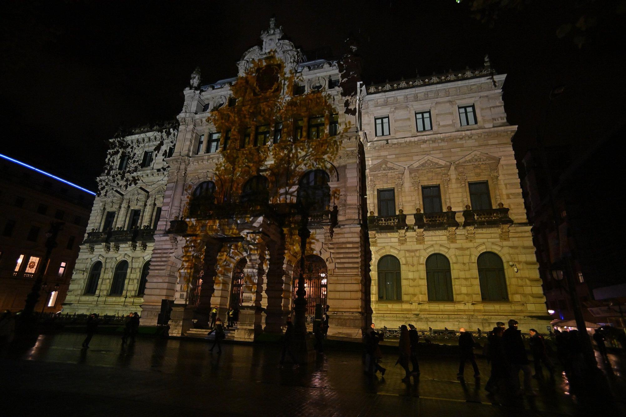 Así se ha iluminado la fachada del Palacio Foral de Bizkaia