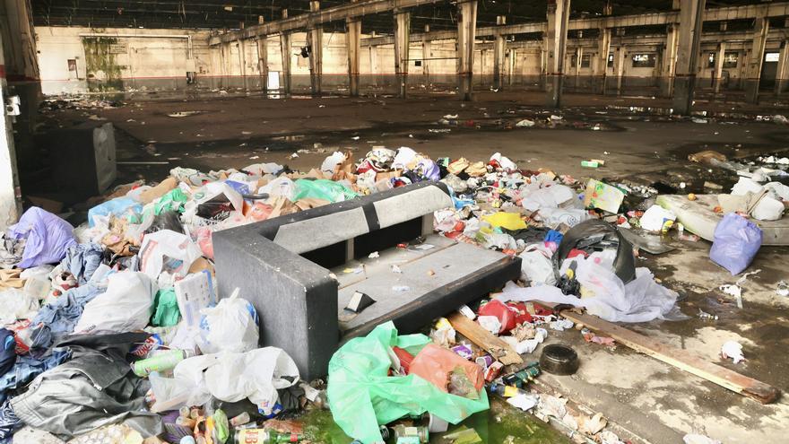 En imágenes: Así están las fábricas okupadas de URSSA y EGA