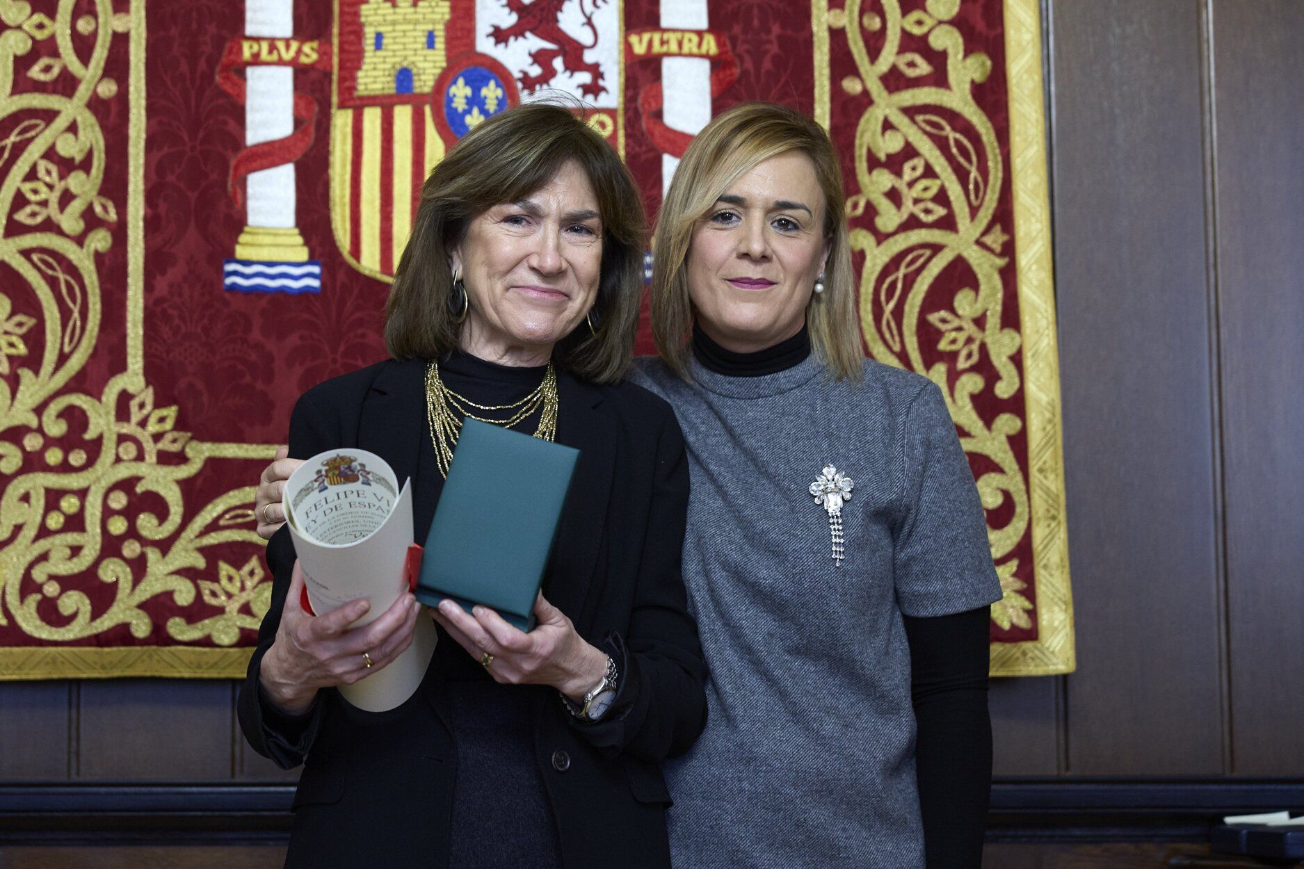 Imágenes del acto de entrega de las medallas de Cruz de la Orden de Isabel la Católica y del mérito de Protección Civil