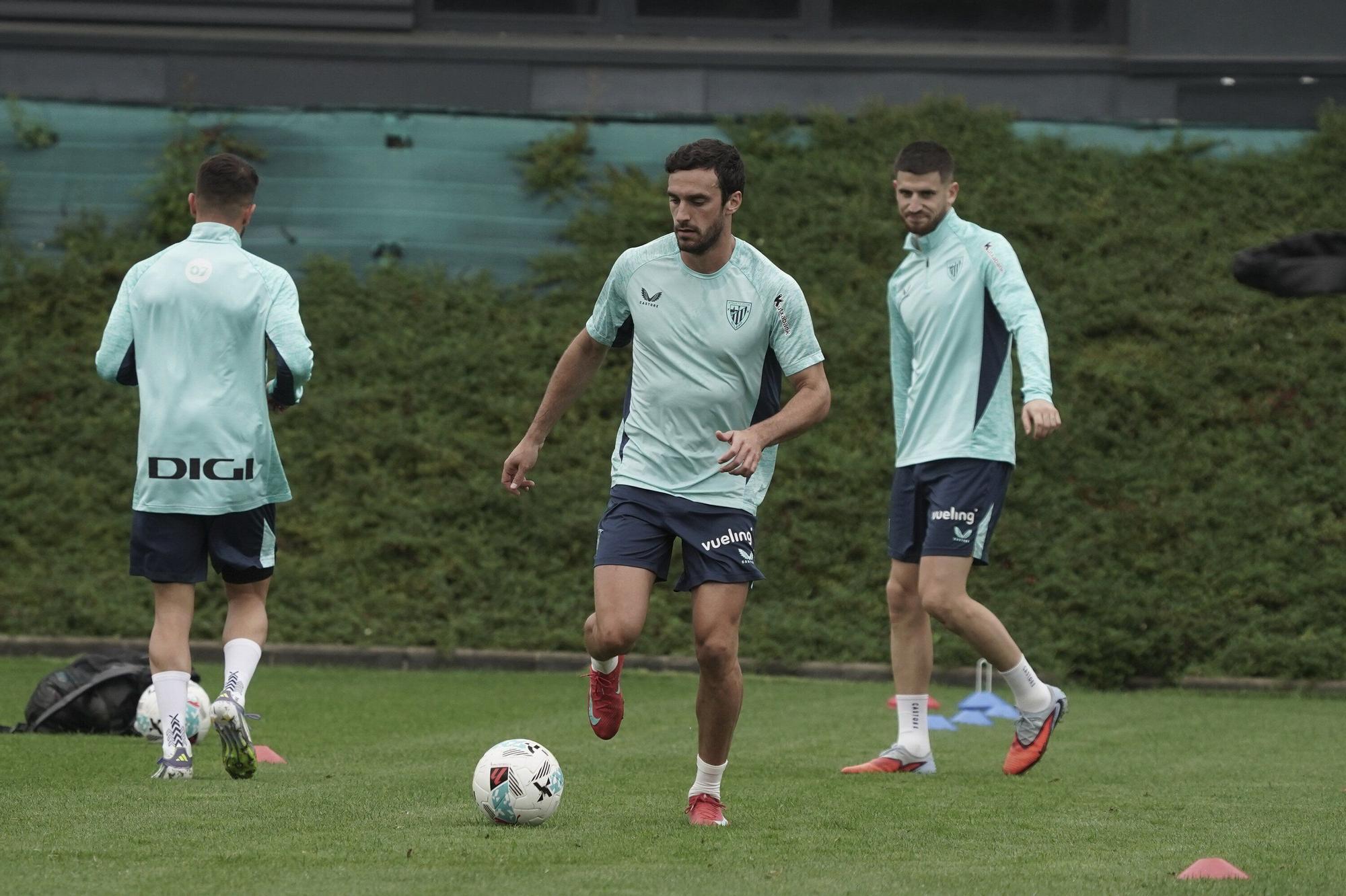 En imágenes: el Athletic entrena en Lezama con la vista puesta en el Alavés