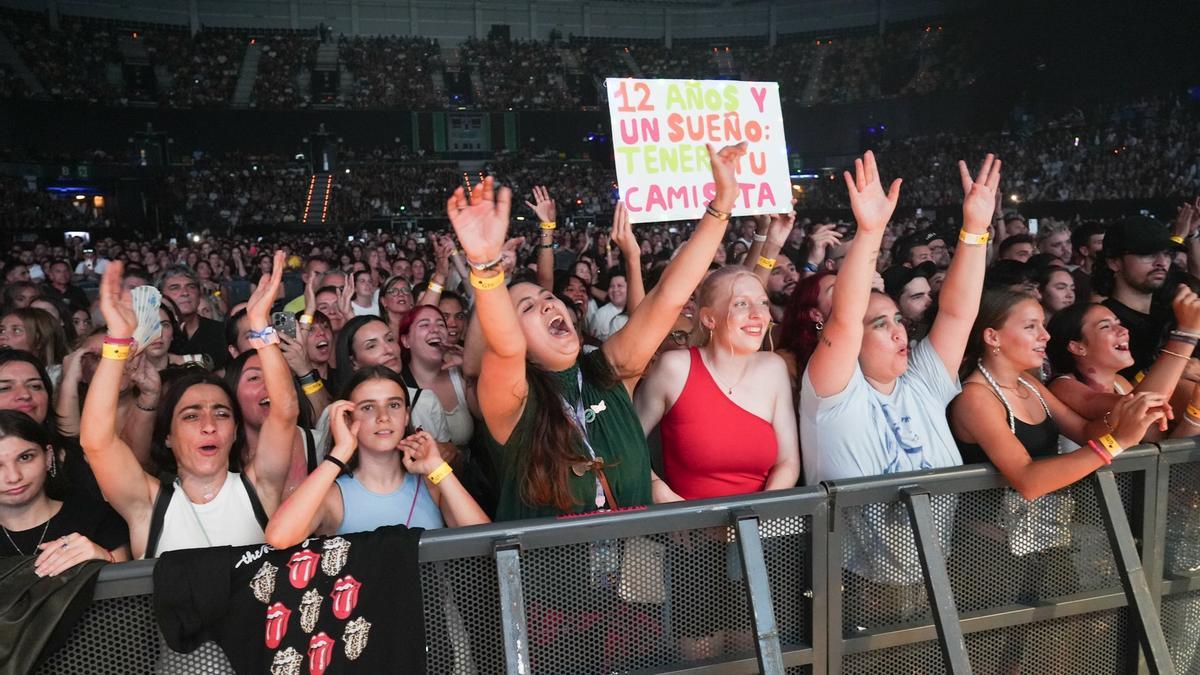 El público eufórico en el concierto de Yatra