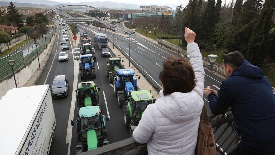 "Somos los mismos agricultores que fumigamos calles en pandemia y ayudamos a apagar los incendios de 2022"