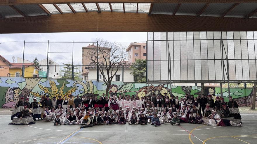 Larratz Dantzari Taldea de Burlada: raíces que bailan, pueblo que late