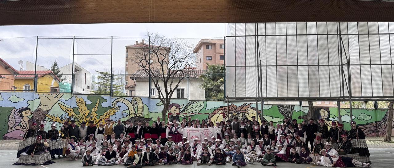 Larratz Dantzari Taldea de Burlada: raíces que bailan, pueblo que late