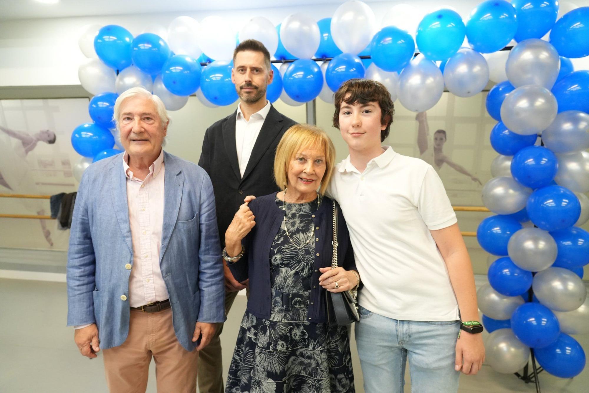 Jesús González, Asier Valle, María Santamaria y Jon González, familia directa de Teresa González Ardanaz.