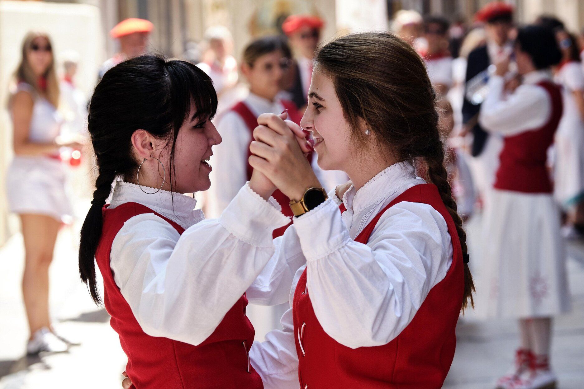 Fotos de la procesión y la pañuelada de este domingo en fiestas de Estella-Lizarra