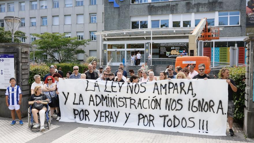 Concentración a favor de Yeray Rodríguez en el Hospital Donostia