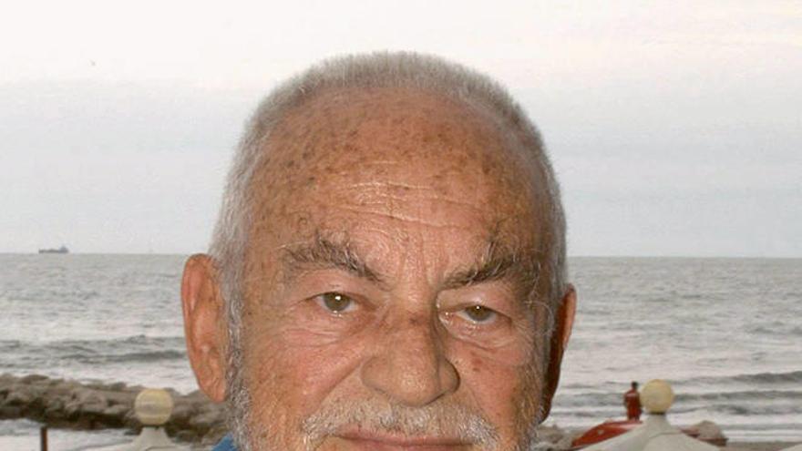 Fotografía de archivo (1/11/2003) de Dino De Laurentis, productor de las más celebres películas del cine de Italia, que murió hoy en Los Angeles (Estados Unidos) a los 91 años.