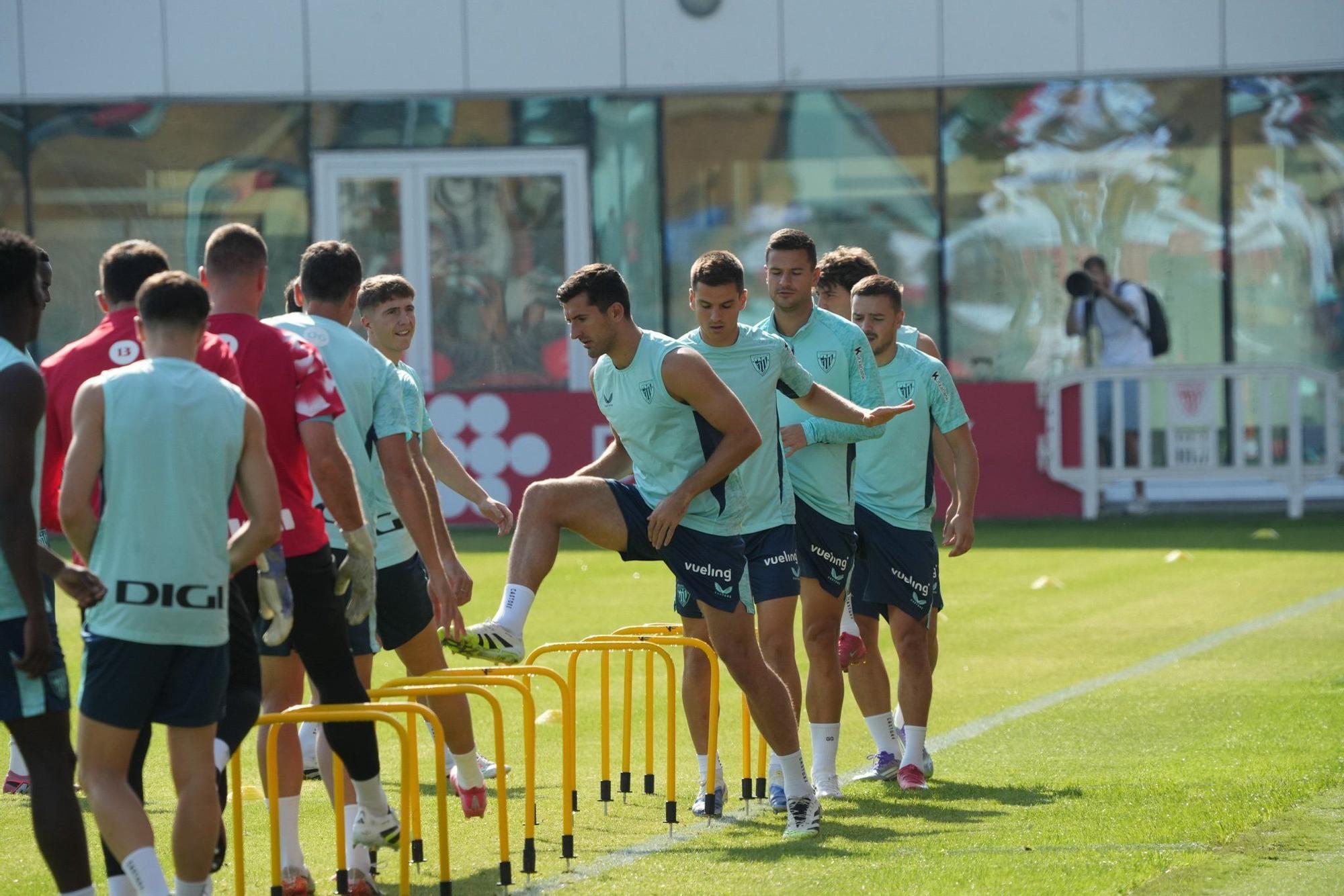 2.500 seguidores arropan al Athletic en Lezama