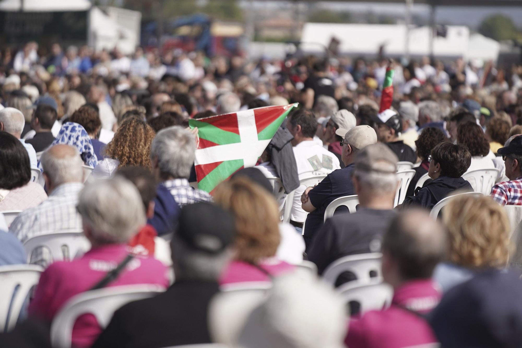 En imágenes: El Alderdi Eguna reúne a miles de jeltzales en un ambiente festivo