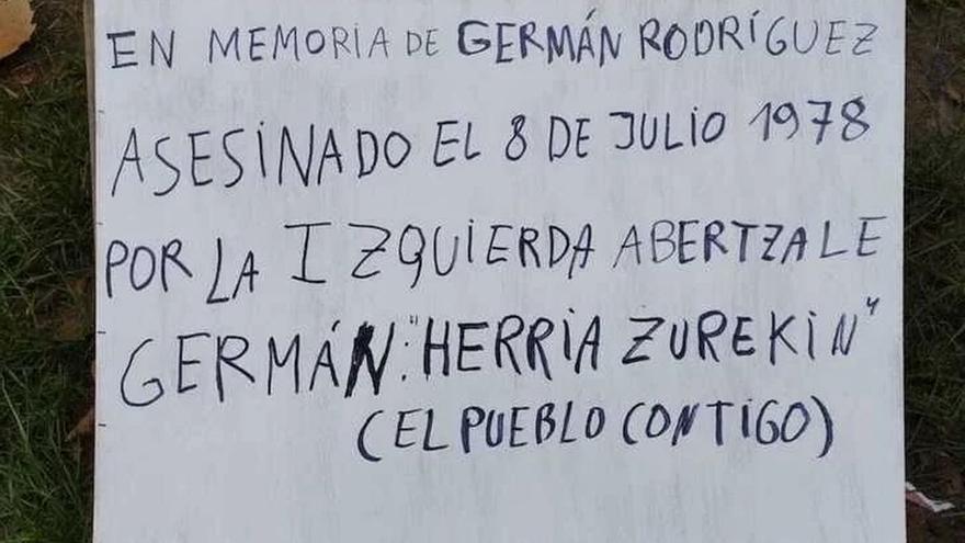 Vandalizan la estela en recuerdo a Germán Rodríguez ubicada en la avenida Roncesvalles de Pamplona