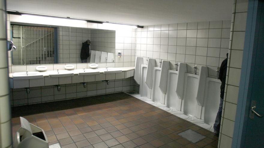 Abaurrea defiende la sustitución de los baños del Paseo Sarasate por otros con accesibilidad