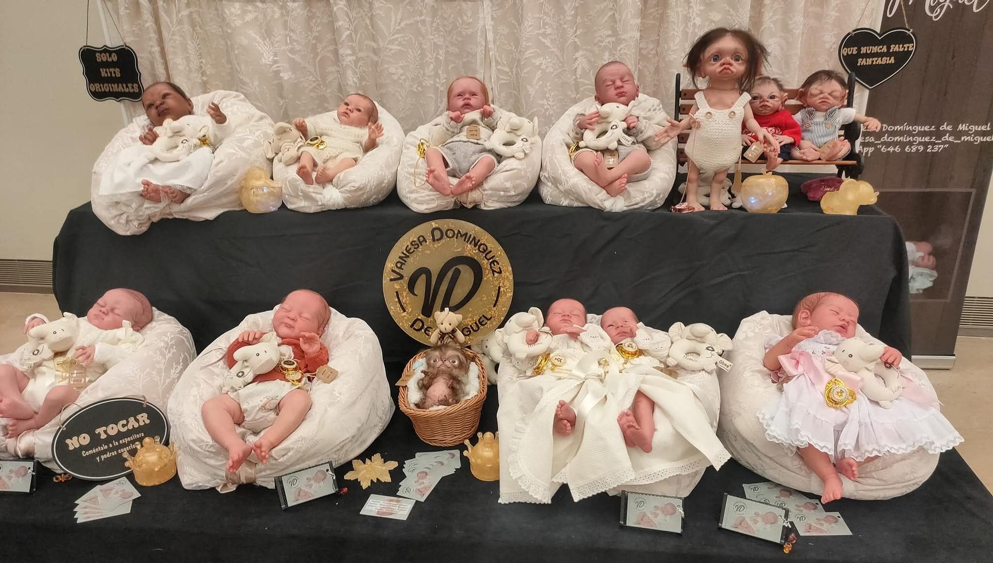 Expositor de bebes reborn.jpg
