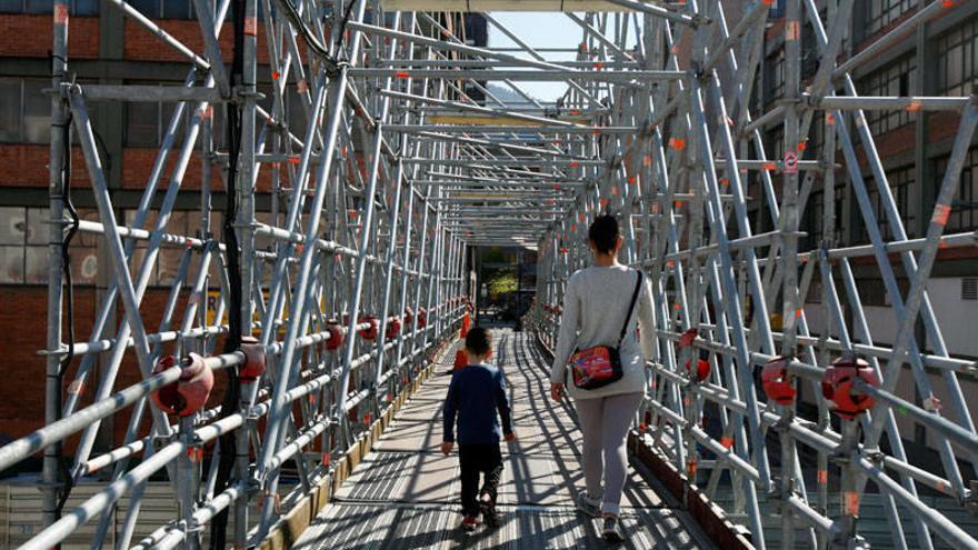 La pasarela de Irala quedará en desuso en junio tras abrir un nuevo paso peatonal