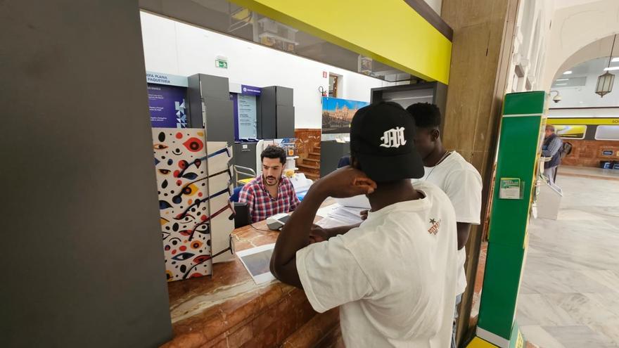 Correos habilitará 383 oficinas hasta el 30 de septiembre para subsanar expedientes de regularización