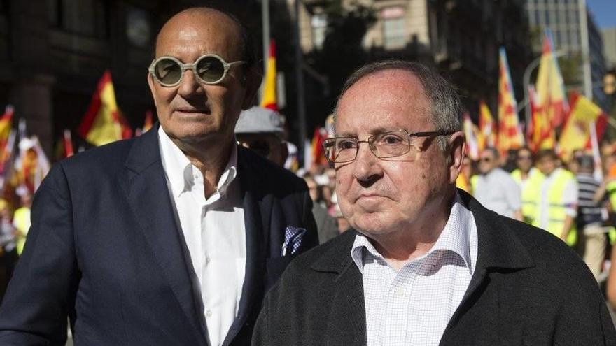 El presidente de Freixenet y de la Cámara de Comercio de España, José Luis Bonet, d., en la manifestación.