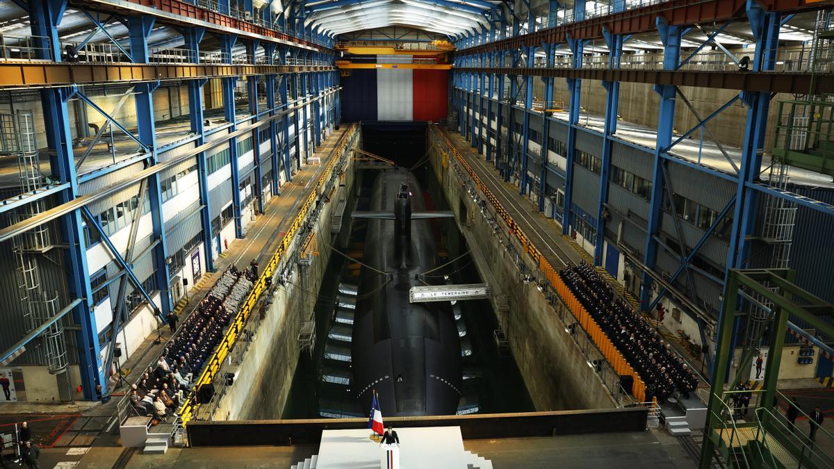 Macron durante su discurso en L'Île Longue.