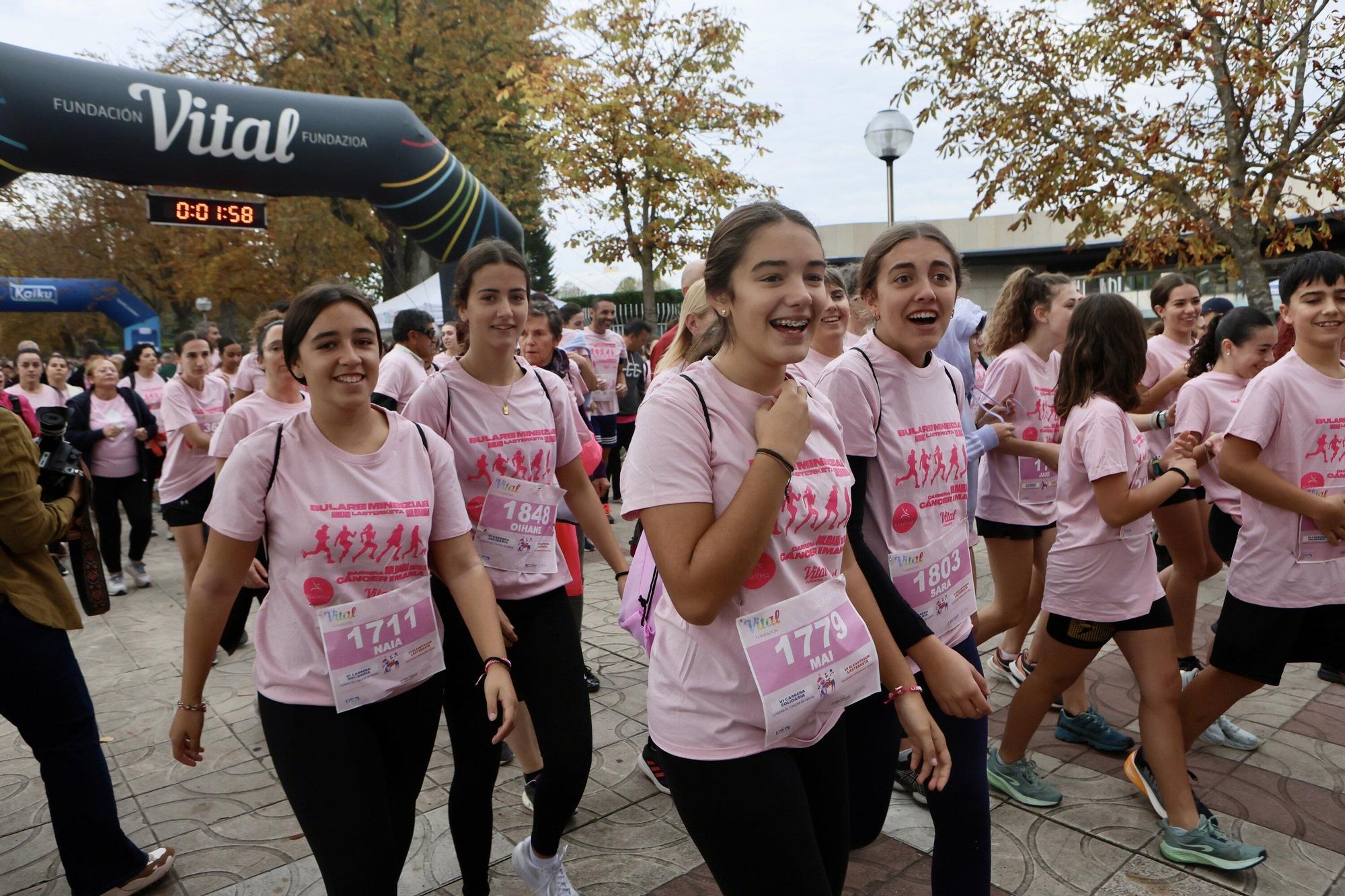 En imágenes: Vitoria se vuelca con la VI Carrera Solidaria contra el Cáncer de Mama