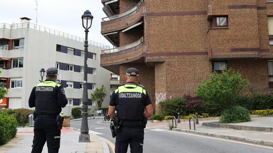 Denuncian una agresión a un agente municipal por un grupo de encapuchados en Getxo