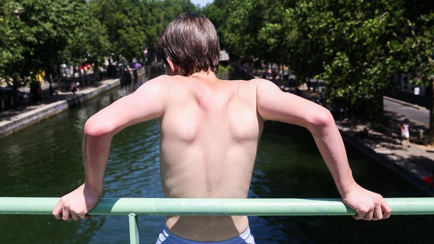 La ola de calor en Francia se cobra la vida de un tercer niño atrapado en un coche