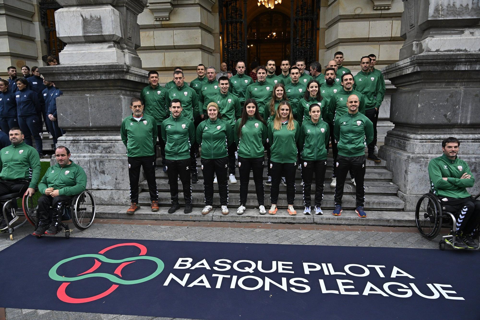 Recepción oficial a las delegaciones participantes de la Liga de Naciones por parte de las autoridades.