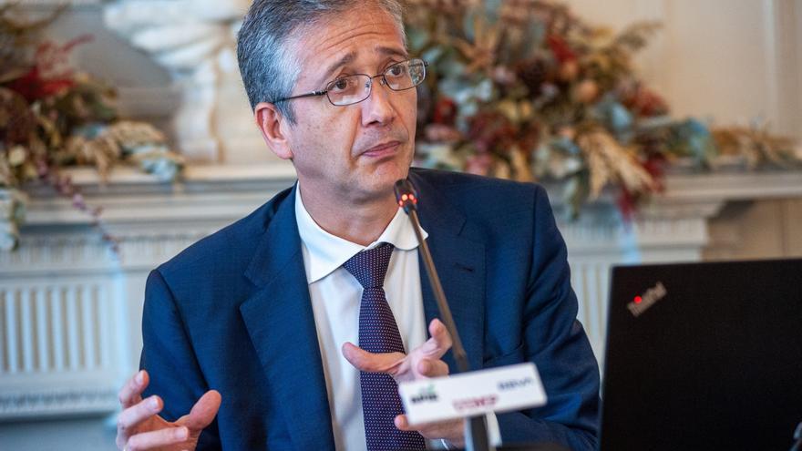 Hernández de Cos ve difícil que los impuesto a la banca no tengan incidencia económica