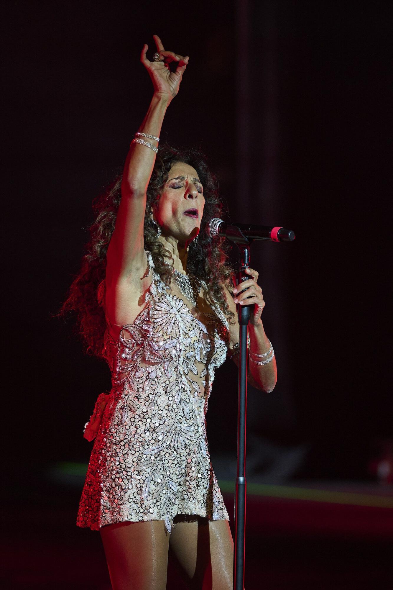 Fotos del concierto de Rosario Flores en Baluarte