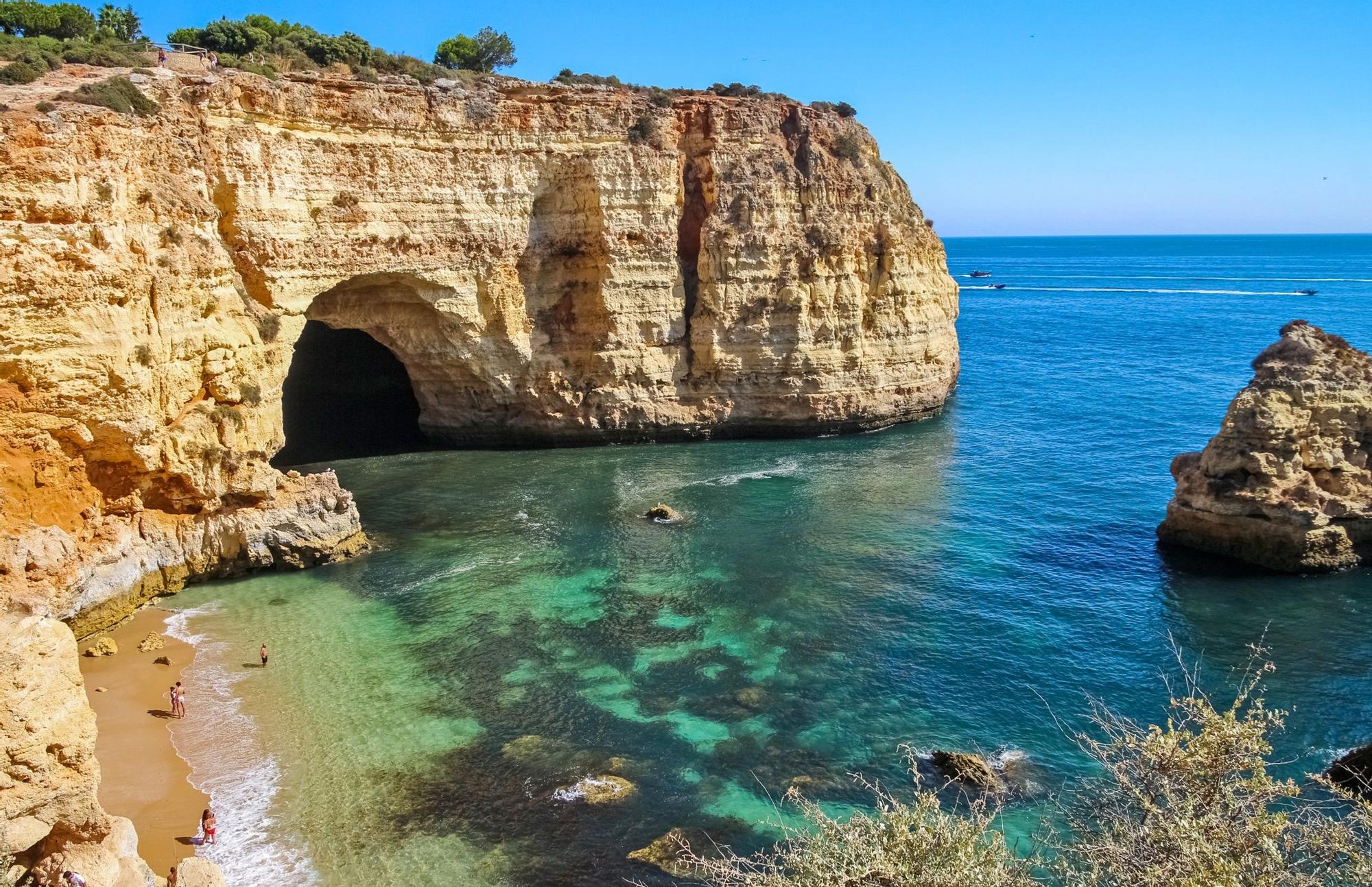 Praia de Vale Covo