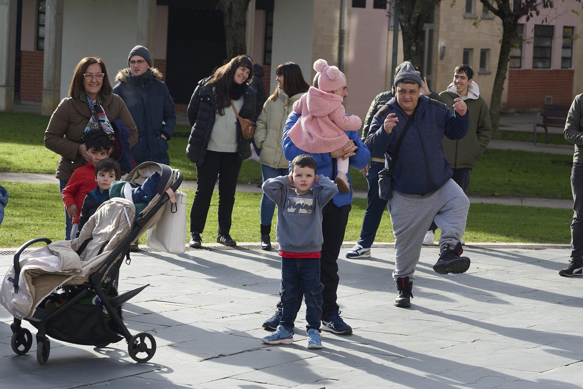 Fotos del chupinazo y pasacalles de las fiestas de San Andrés