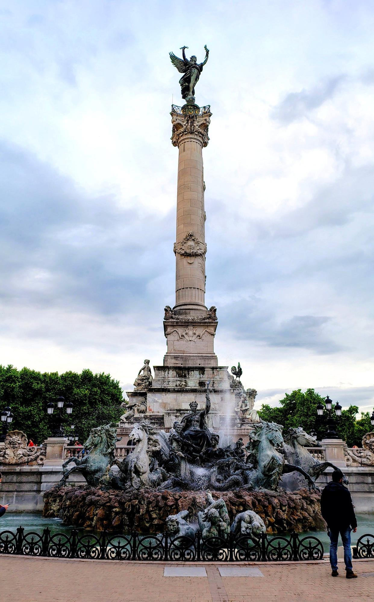 Monumento a los Girondinos, en la Plaza de los Quinconces.