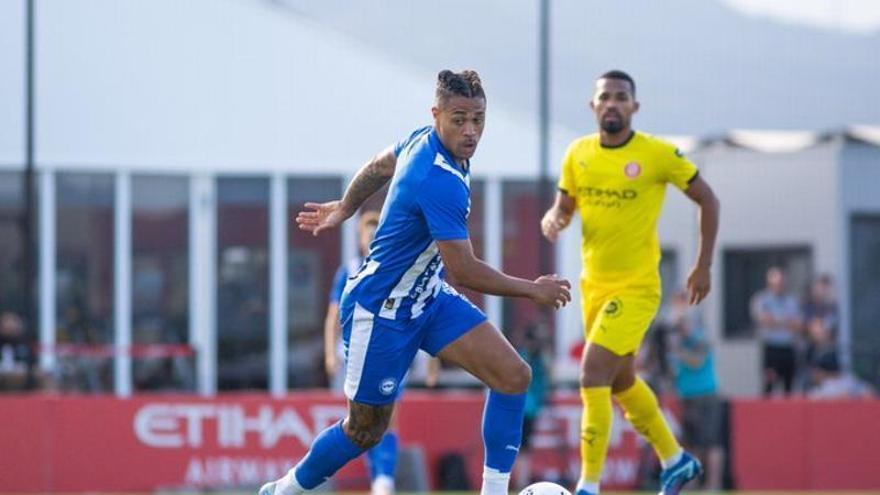 El Alavés, peleado con el gol ante el Girona (1-0)