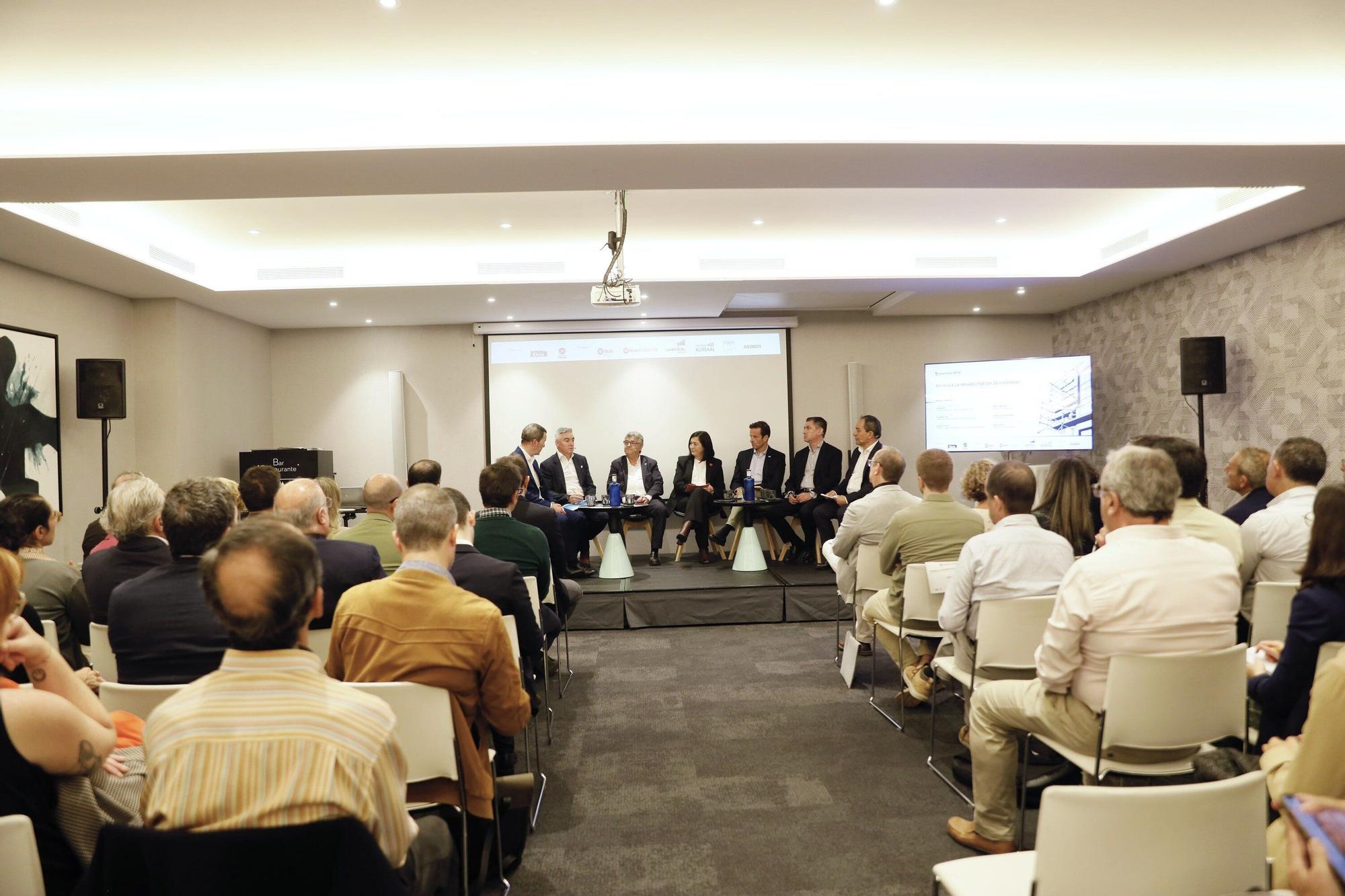 Todas las imágenes del "Encuentro Deia: Rehabilitación y vivienda"