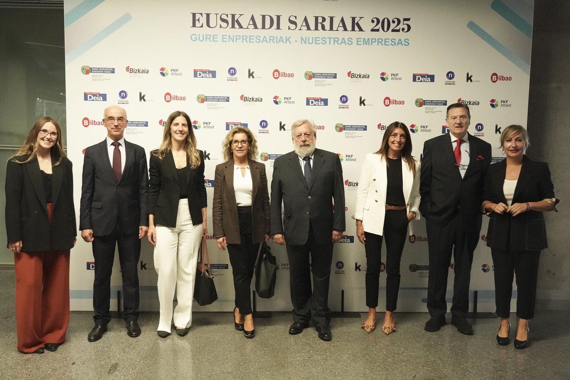 Haizea González, Ignacio Lekunberri, Patricia Berjón, Arantza Rodríguez, Urtsa Errazti, Zuriñe Larrauri, Luis Uriona y Amelia Sancho.