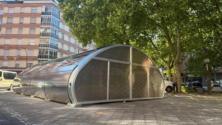 Zaramaga estrena un nuevo aparcamiento con capacidad para 45 bicis y una cargo bike