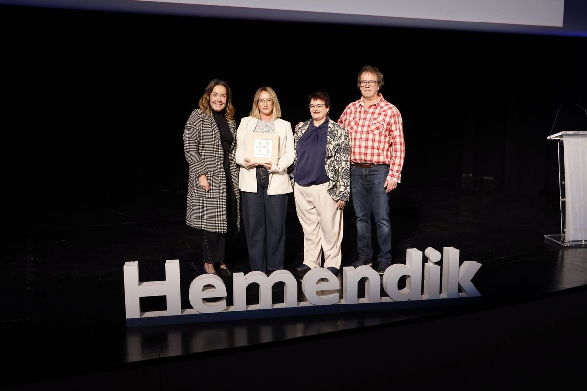 XVIII DEIA Laboral Kutxa Hemendik Sariak Eskuinaldea