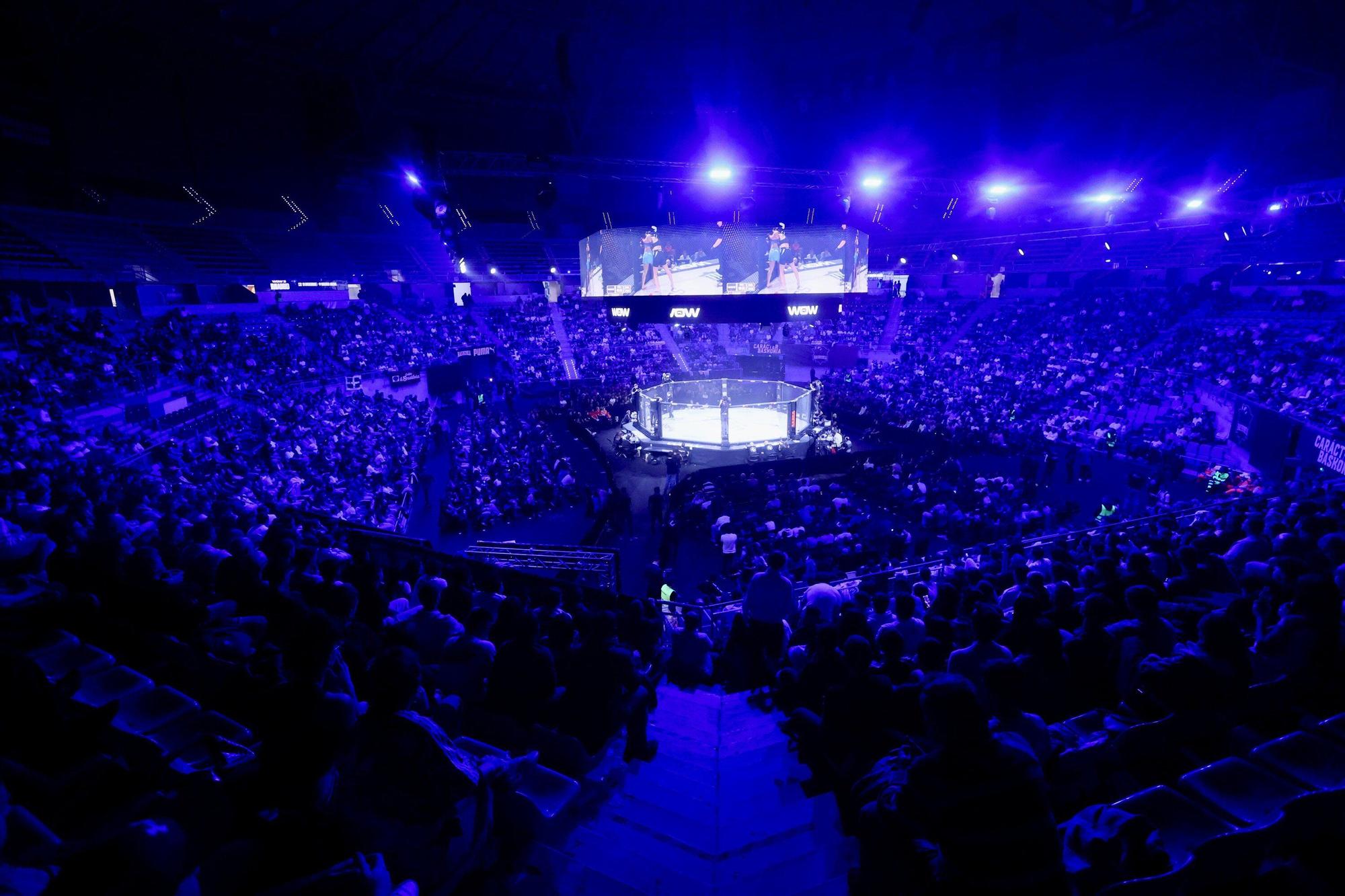 En imágenes: El Buesa se rinde al MMA con Topuria como estrella