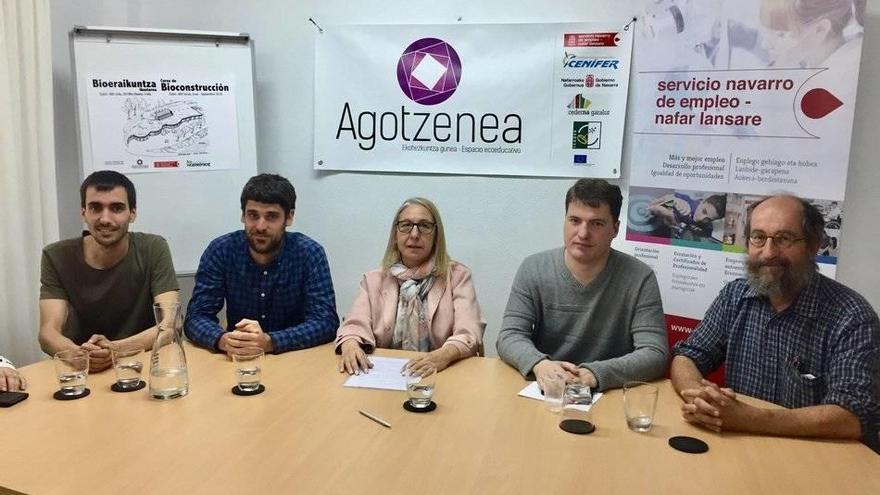 Los emprendedores Urtzi Arrieta y Ander Magallón, Paz Fernández (SNE), Ibon Mimentza (Cederna) e Iñaki Urkia.