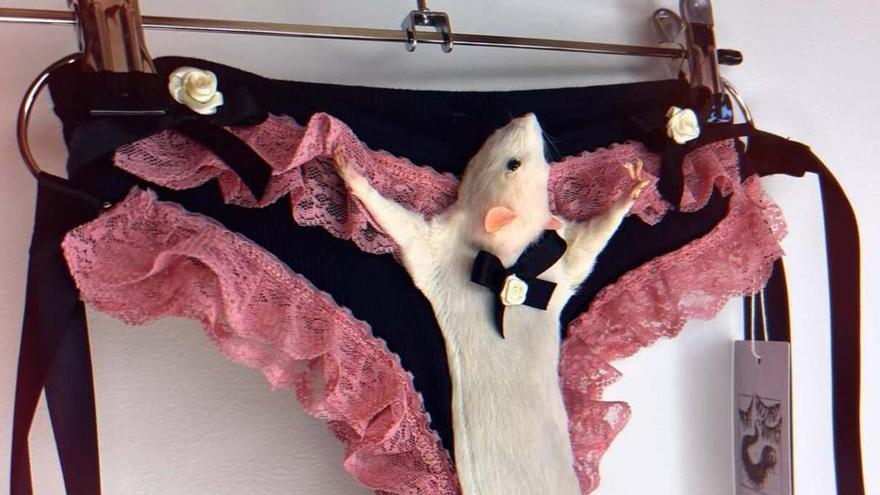 La surrealista lencería femenina hecha con ratas d