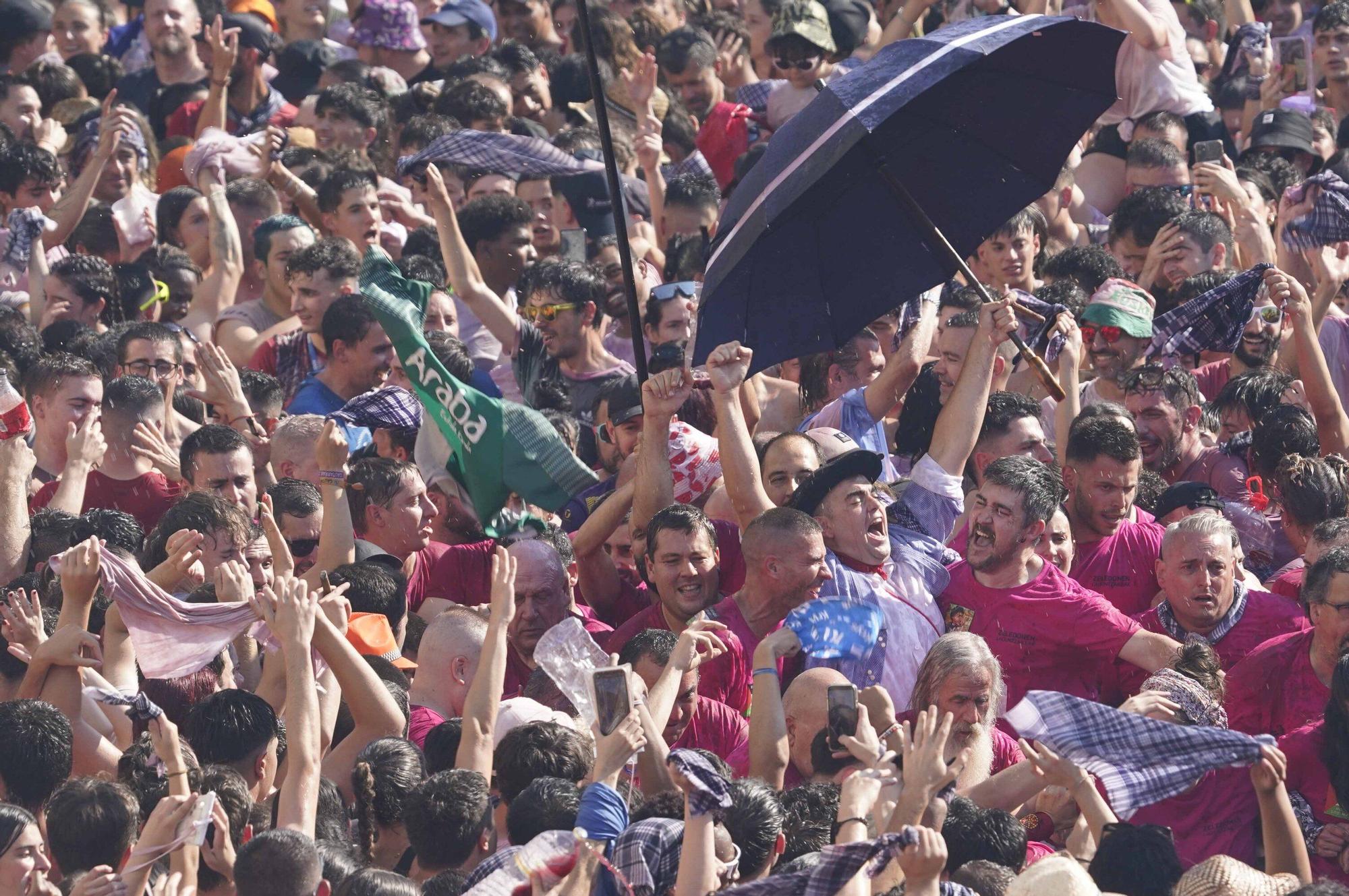 En imágenes: Así ha sido la bajada de Celedón en 2025