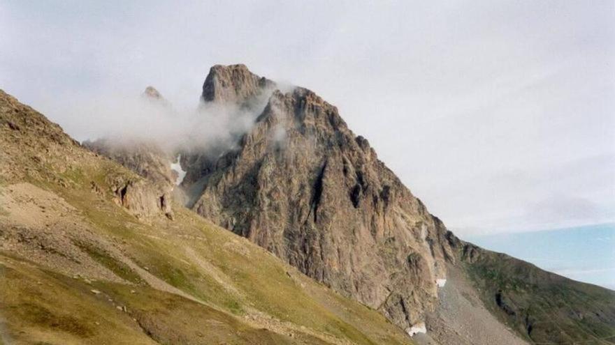 Muere un joven de Urnieta tras sufrir una caída en los Pirineos