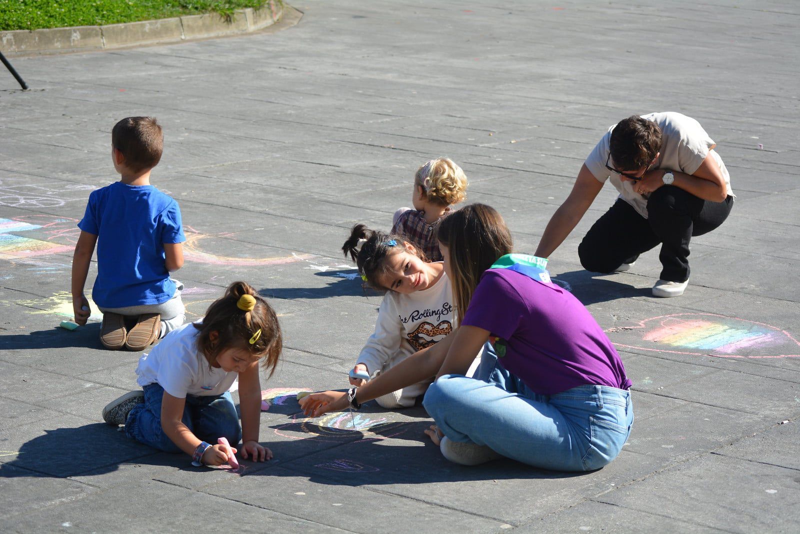En imágenes: Ondarroa celebra el Día del Abrazo a la Diversidad