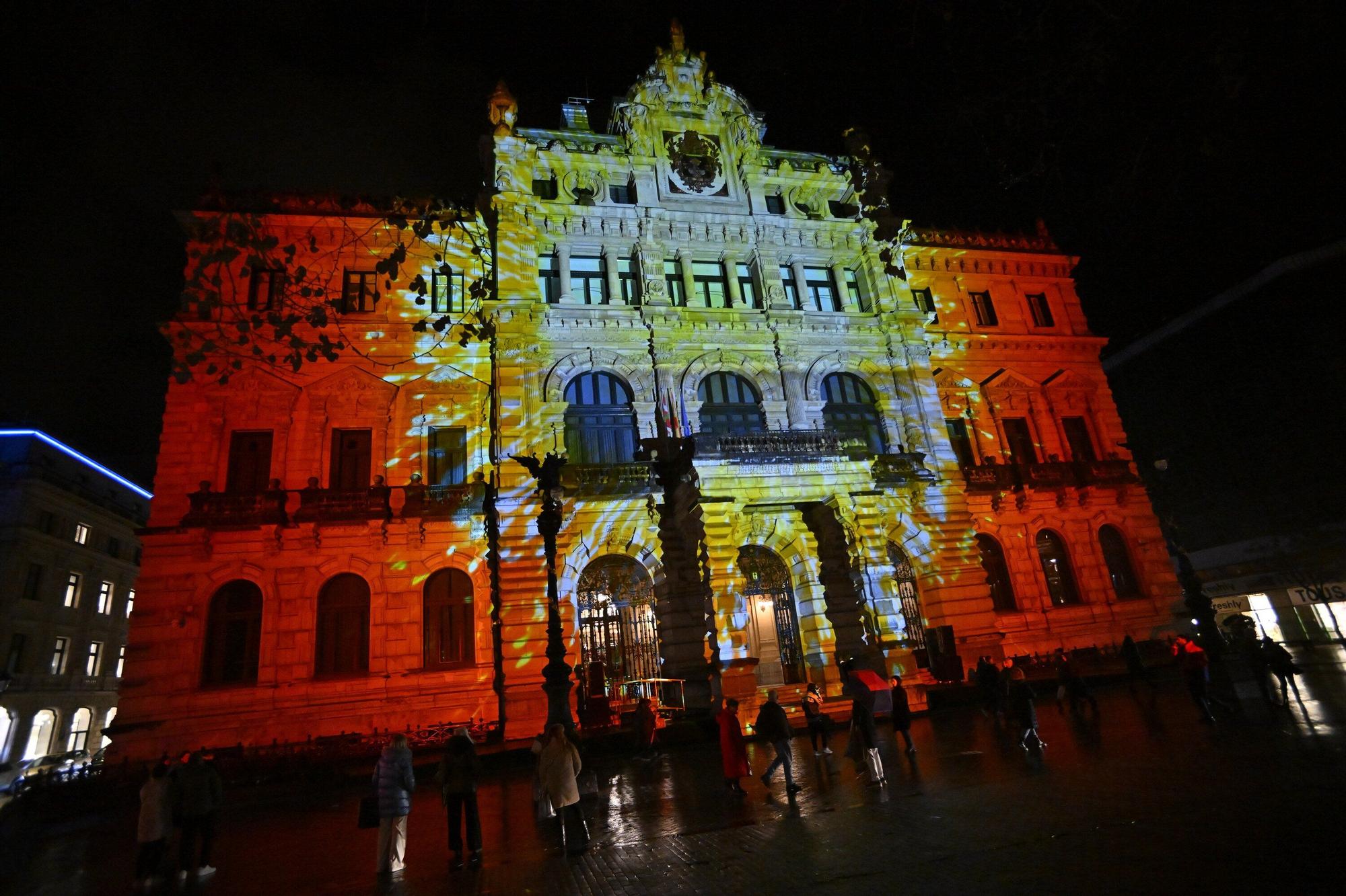 Así se ha iluminado la fachada del Palacio Foral de Bizkaia