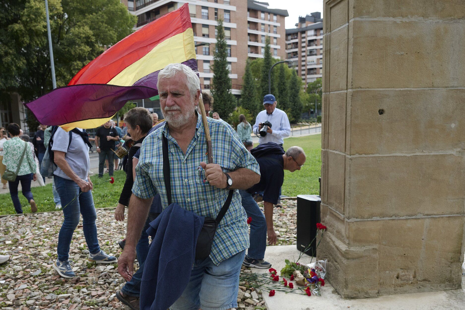 Fotos del homenaje en la vieja cárcel de Pamplona por el 89 aniversario de la matanza de Valcaldera