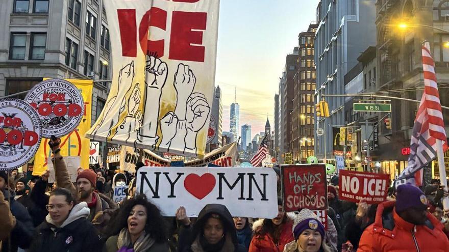 Agentes del ICE matan a tiros a un hombre en Minneapolis