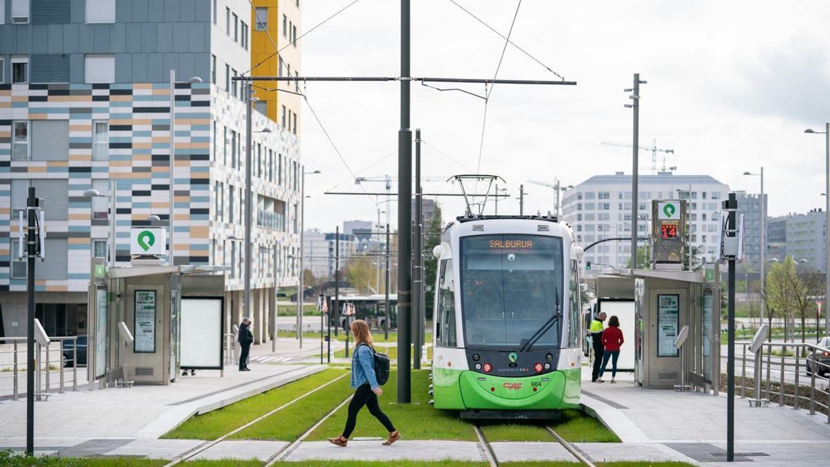 Tranvía de Salburua.