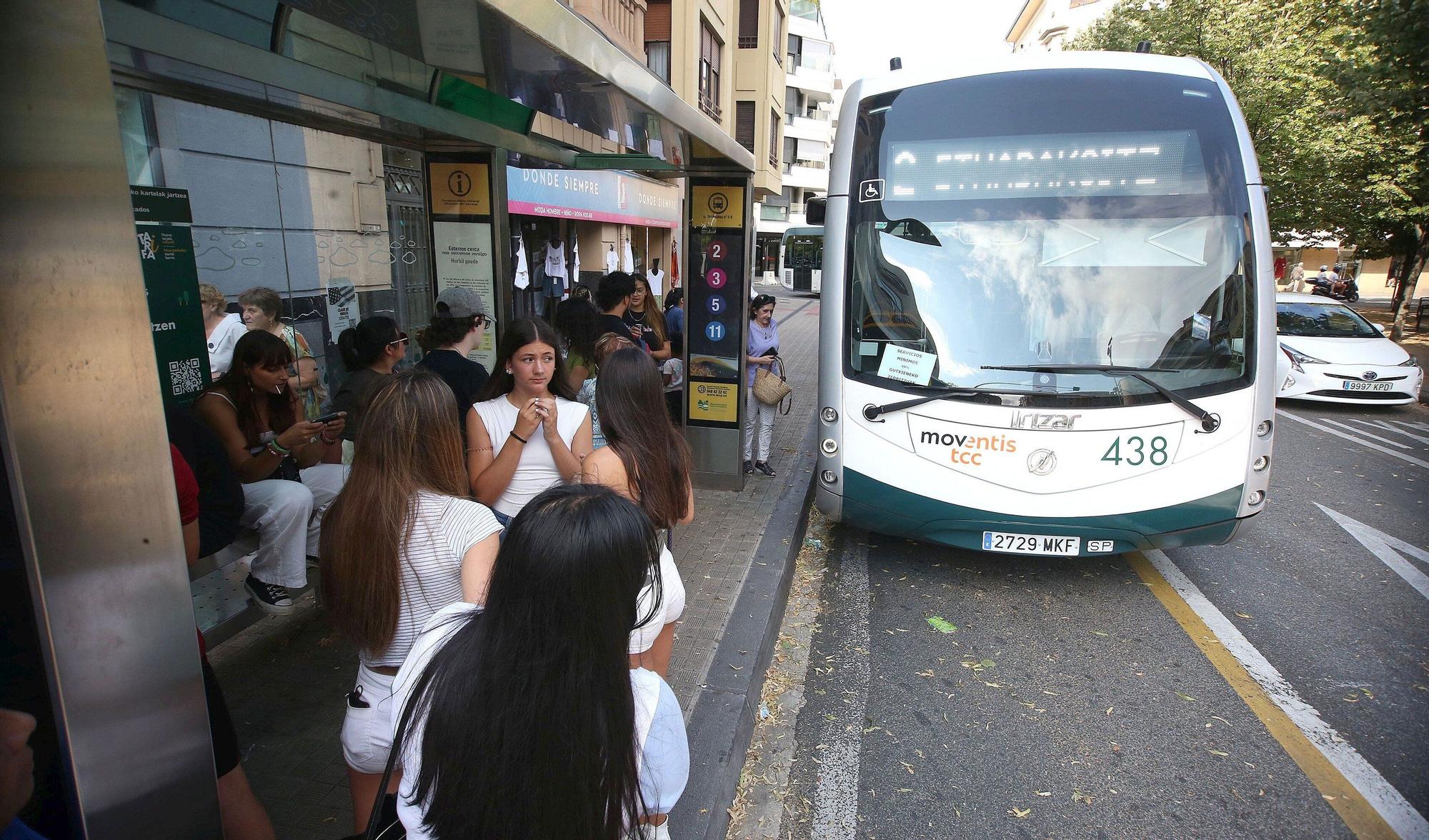 Primera jornada de la huelga indefinida en julio en el servicio de villavesas