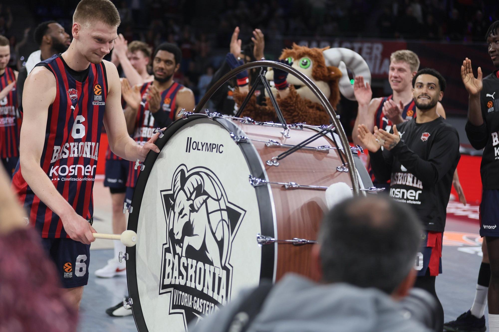 Las imágenes del Baskonia-Asvel de Euroliga en el Buesa Arena