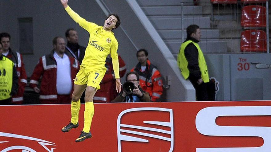 Nilmar dispara al Villarreal