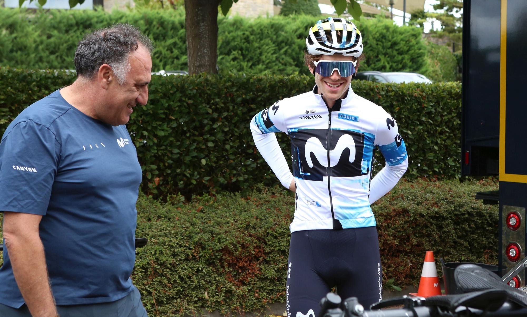Movistar Team sale a rodar por la Comarca de Pamplona en la jornada de descanso de La Vuelta